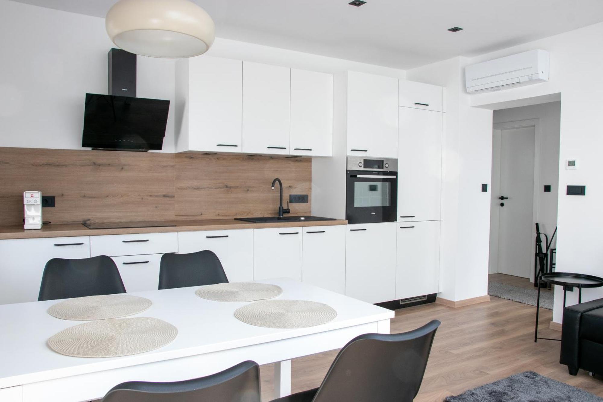 Residence Black&White ليوبليانا الغرفة الصورة